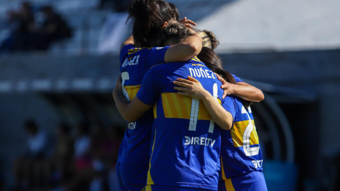 Fotografías cedida por la Confederación Sudamericana de Fútbol (Conmebol) de las jugadoras de Boca Juniors celebrando en el partido por el tercer puesto de la Copa Libertadores Femenina 2024 en Luque (Paraguay). EFE/ Conmebol /
