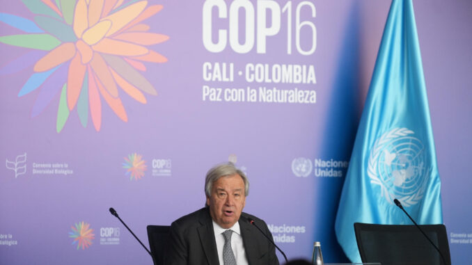 El secretario general de la ONU, António Guterres habla durante una rueda de prensa este miércoles en Cali (Colombia), donde se celebra la Conferencia de las Naciones Unidas sobre Biodiversidad (COP16). EFE/ Ernesto Guzmán Jr.
