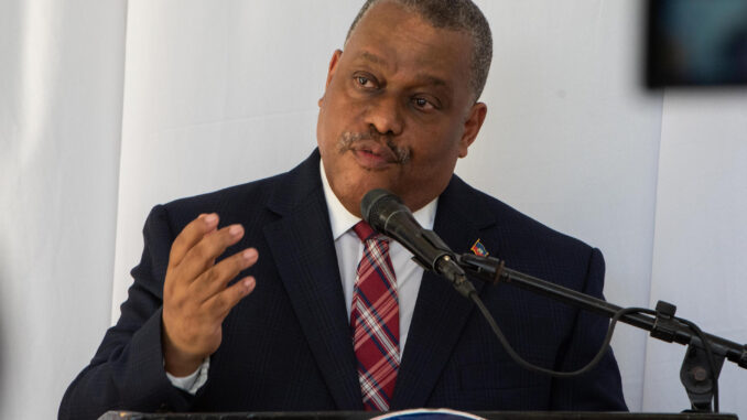 Fotografía de archivo del 12 de junio de 2024 del primer ministro de Haití, Garry Conille, durante la posesión de su cargo en Puerto Príncipe (Haití).EFE/ Johnson Sabin
