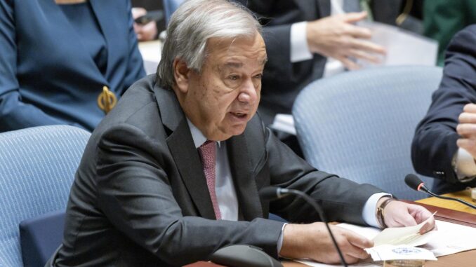 Fotografía de archivo del secretario General de las Naciones Unidas, Antonio Guterres, durante una reunión de alto nivel del Consejo de Seguridad de las Naciones Unidas celebrada al margen del debate general en curso del 79º período de sesiones de la Asamblea General, en Nueva York, EE.UU., 25 de septiembre de 2024.EFE/EPA/Justin Lane
