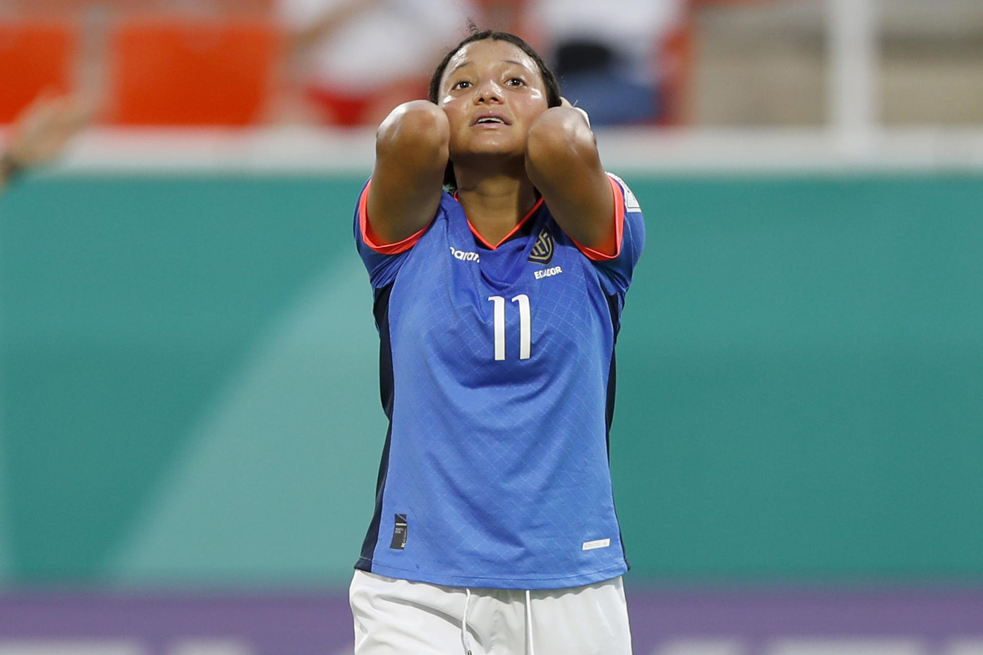 Mary Guerra de Ecuador se lamenta este sábado, en un partido del grupo A de la Copa Mundial Femenina sub-17. EFE/ Diana Sánchez
