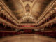 Vista de la sala de baile La Paloma. A Mercè March le brillan los ojos cuando recorre con la mirada los artesonados de madera, los palcos y la gran lámpara dorada de la sala de baile La Paloma, la más antigua de Europa, que con más de 120 años de vida continúa abierta en Barcelona gracias a su tesón. EFE/LA PALOMA SOLO USO EDITORIAL/SOLO DISPONIBLE PARA ILUSTRAR LA NOTICIA QUE ACOMPAÑA (CRÉDITO OBLIGATORIO)