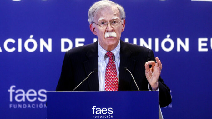 Fotografía de archivo del 23 de septiembre de 2024 donde aparece el exconsejero de Seguridad Nacional de Donald Trump en la Casa Blanca (2018-2019), John Bolton, hablando durante la inauguración del Campus FAES 2024 en Madrid (España). EFE/ Fernando Alvarado
