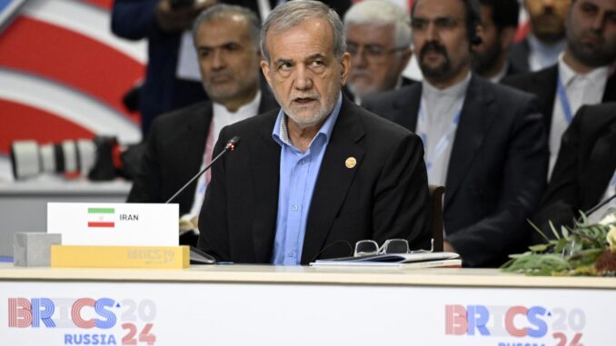 El presidente de Irán, Masud Pezeshkian, en la cumbre de los BRICS en Kazán, Rusia, el 23 de octubre de 2024. EFE/EPA/ALEXANDER NEMENOV / PISCINA
