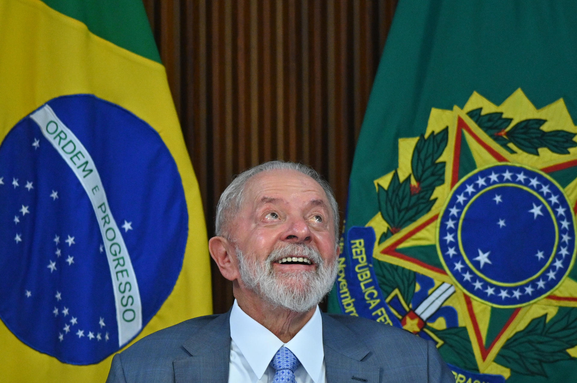 Fotografía de archivo del 18 de marzo de 2024 delpresidente de Brasil, Luiz Inácio Lula da Silva, mientras ríe durante una reunión con su gabinete de ministros en el Palacio de Planalto en Brasilia (Brasil). EFE/ Andre Borges
