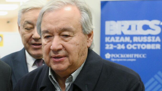 El secretario general de la ONU, Antonio Guterres, asiste a una ceremonia de bienvenida a su llegada al Aeropuerto Internacional de Kazán antes de la Cumbre BRICS en Kazán, Rusia, el 23 de octubre de 2024. EFE/EPA/Alexey Filippov / PHOTO HOST BRICS-RUSSIA2024.RU HANDOUT HANDOUT EDITORIAL USE ONLY/NO SALES
