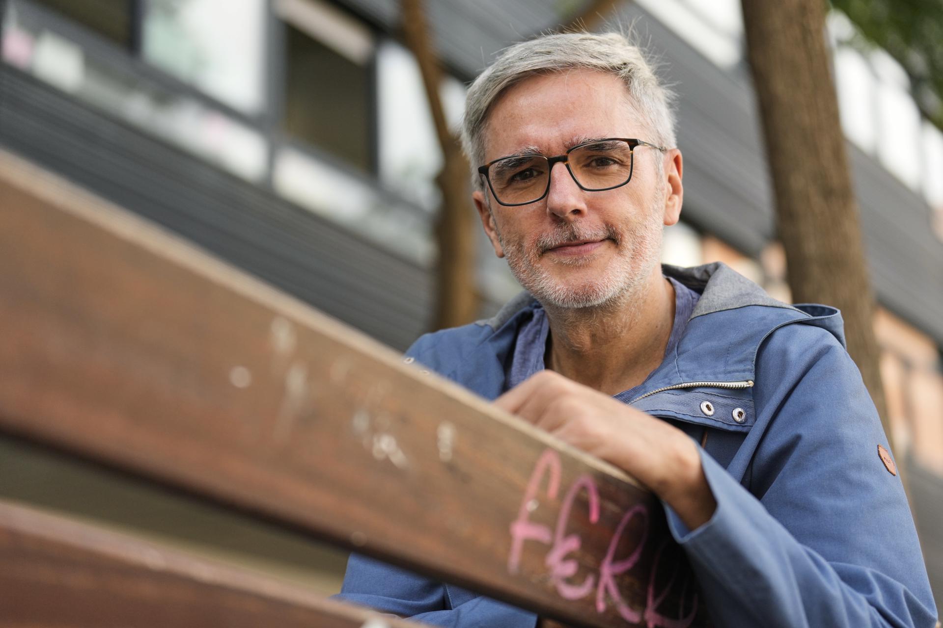 Con el libro 'Cocina de aquí para gente de hoy', Mikel López Iturriaga, reivindica la cocina tradicional española, que, según advierte, "sin el uso de la tecnología actual desaparecerá". EFE/Alejandro García
