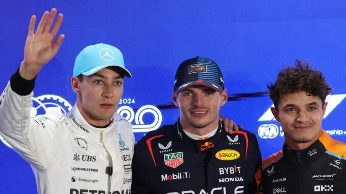 El piloto de Red Bull Racing Max Verstappen (c), , del equipo Mercedes George Russell, y el piloto de la escudería McLaren Lando Norris en el Circuito Lusail International en Lusail, Catar. EFE/EPA/ALI HAIDER
