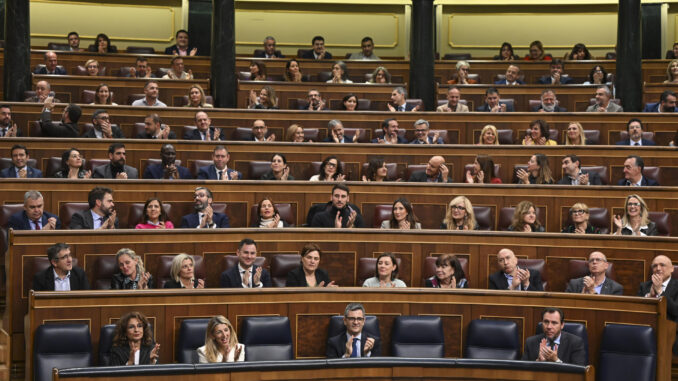 Vista del hemiciclo durante el pleno del Congreso de los Diputados este jueves en Madrid. EFE/ Fernando Villar
