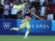 El jugador español Sergio Camello celebra su segundo gol ante Francia durante la prorroga del partido por la medalla de oro de los Juegos Olímpicos de París 2024 en el Parc des Princes, de Paris . EFE/ Kiko Huesca