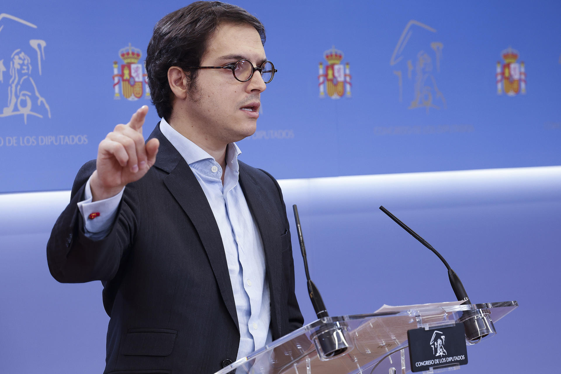 El diputado de VOX José María Figaredo en rueda de prensa tras la reunión de la Junta de Portavoces, este jueves en el Congreso. EFE/J.P.Gandul
