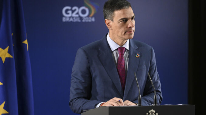 El presidente del Gobierno, Pedro Sánchez, durante la rueda de prensa que ha ofrecido hoy martes al término de la cumbre del G20 que se ha celebrado en Río de Janeiro. EFE / Pool Moncloa
