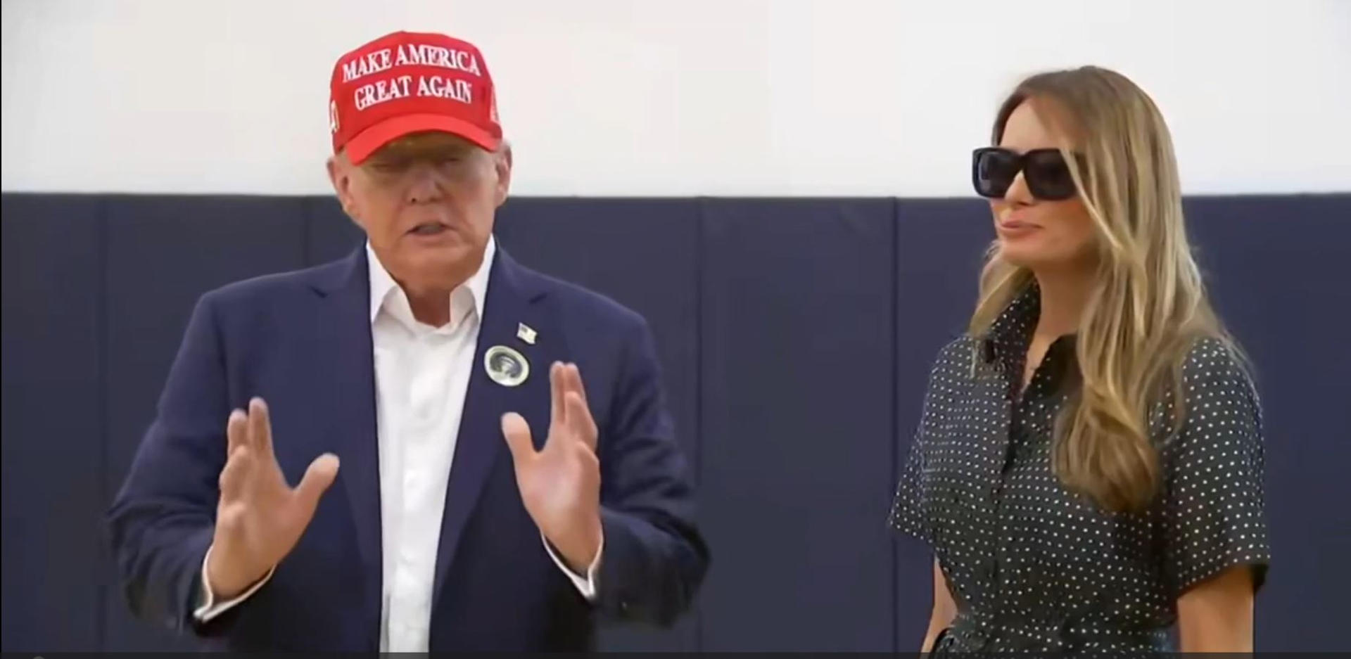 Captura de pantalla donde se observa al expresidente de EE.UU. y candidato republicano, Donald Trump, junto a su esposa, Melania Trump, luego de depositar su voto, este martes, en el Mandel Recreation Center de Palm Beach, en Florida (Estados Unidos). EFE/ Pool Donald Trump
