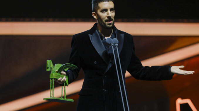 El presentador de televisión David Broncano la semana pasada al recoger el Premio Ondas Nacional de Televisión al mejor programa de entretenimiento, "La Revuelta" (TVE). EFE/ Quique García
