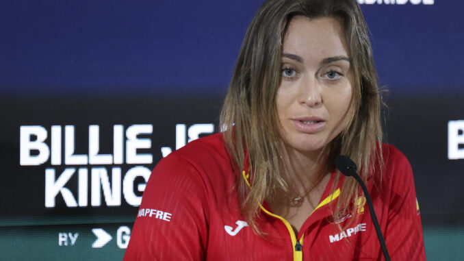 La española Paula Badosa, este lunes durante la rueda de prensa de las finales de la Copa Billie Jean King que se celebrará del 13 al 20 de noviembre, en el Palacio de los Deportes José María Martín Carpena en Málaga. EFE/Daniel Pérez
