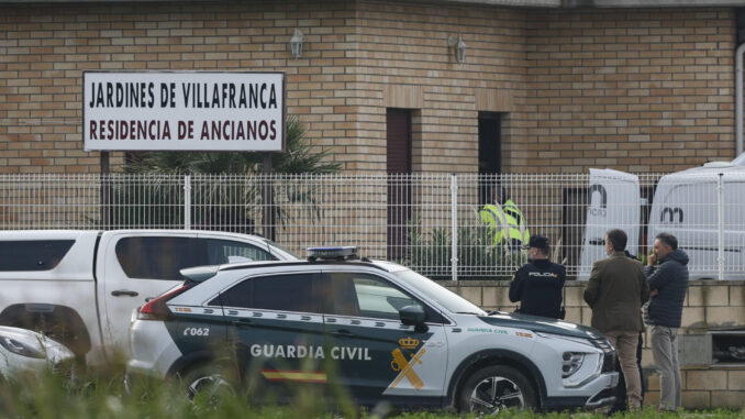 Imagen de la residencia de ancianos 'Jardines de Villafranda", situada en Villafranca de Ebro (Zaragoza), donde esta madrugada se ha declarado un incendio que ha costado la vida a 10 residentes y heridas a otros dos. EFE/ Javier Cebollada
