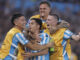 Juan Fernando Quintero (c) de Racing celebra con sus compañeros un gol ante Corinthians este jueves, en un partido de las semifinales de la Copa Sudamericana. EFE/ Juan Ignacio Roncoroni