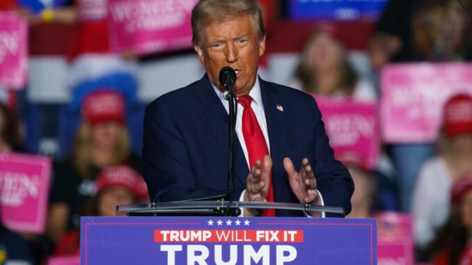 Fotografía del futuro presidente de EE.UU., Donald Trump. EFE/Will Oliver
