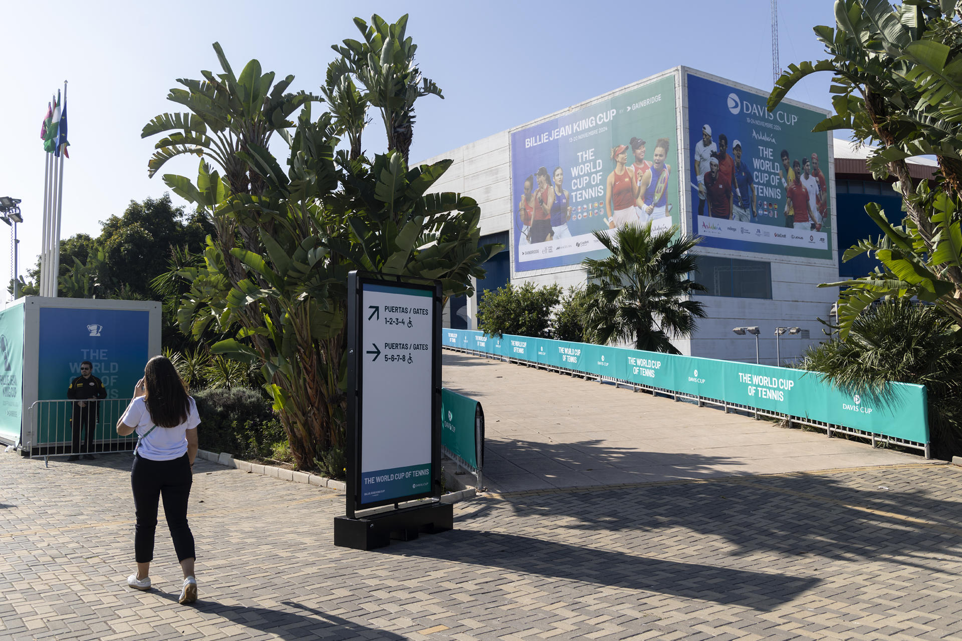 Preparativos para la celebración de las finales de la Copa Billie Jean King que se celebrará del 13 al 20 de noviembre, en el Palacio de los Deportes José María Martín Carpena en Málaga. EFE/Daniel Pérez
