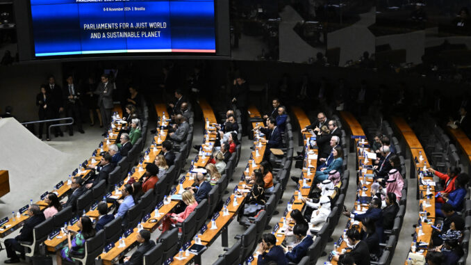 Fotografía de la ceremonia de apertura de la décima edición de la Cumbre Parlamentaria P20, este jueves en Brasilia (Brasil). EFE/ Andre Borges
