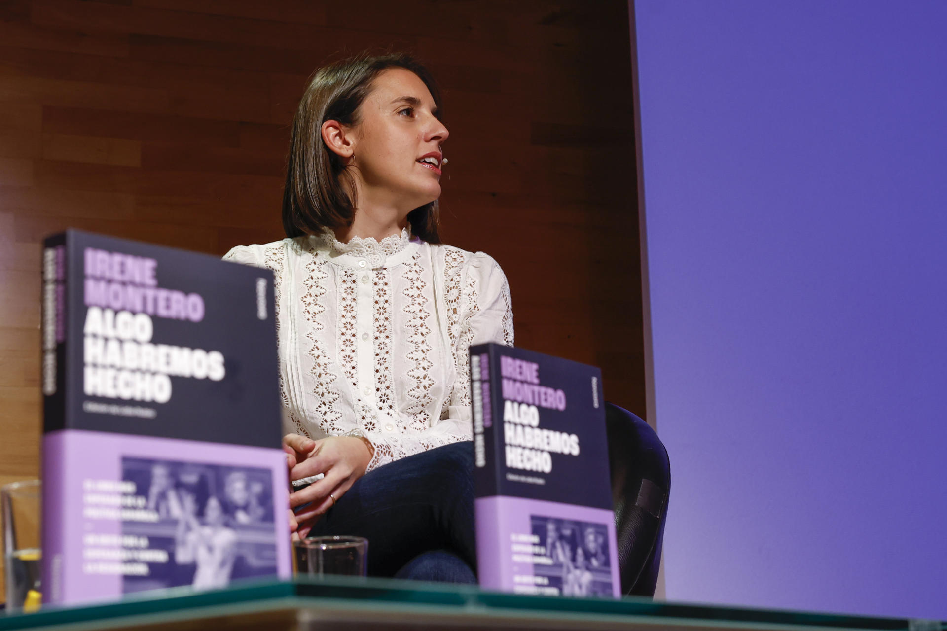 La exministra y eurodiputada de Podemos Irene Montero presenta su libro "Algo habremos hecho", este lunes en Madrid. EFE/ Juanjo Martín
