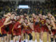 Los jugadores de la selección española de baloncesto celebran la victoria tras el partido de la fase de clasificación para el Eurobasket 2025 que las selecciones de España y Eslovaquia disputaron en el pazo Paco Paz de Ourense (Galicia). EFE/ Brais Lorenzo