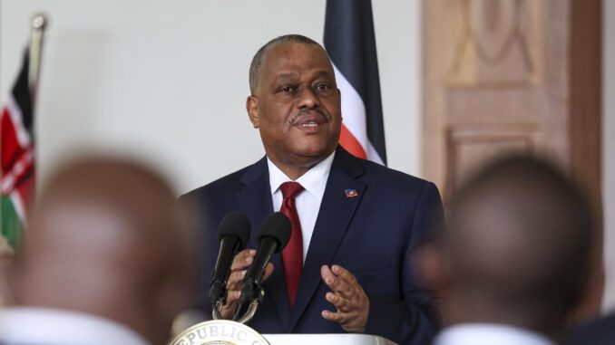 Fotografía del primer ministro de Haití, Garry Conille, durante una conferencia de prensa en Nairobi, Kenia, el 11 de octubre de 2024. EFE/EPA/Daniel Irungu
