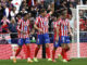 El defensa noruego del Atlético de Madrid Alexander Sorloth (c) celebra después de marcar el 2-0 durante el partido de LaLiga que ha enfrentado al Atlético de Madrid y a Las Palmas este domingo en el estadio Metropolitano en Madrid. EFE/Chema Moya