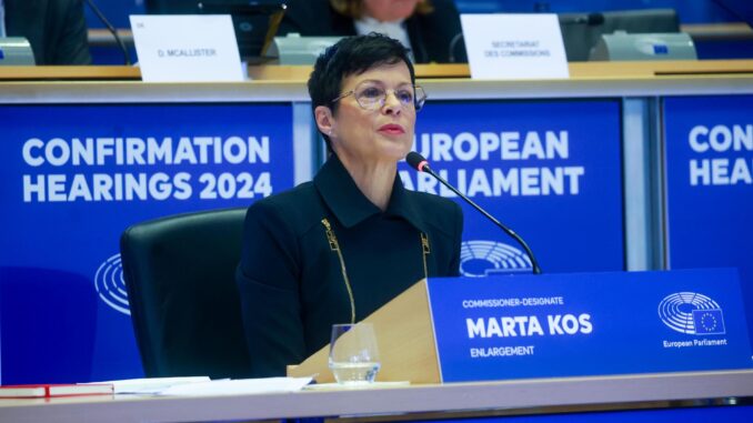 Marta Kos, Comisionada europea designada para la Ampliación, asiste a su audiencia de confirmación ante los comités del Parlamento Europeo en Bruselas, Bélgica, 07 de noviembre de 2024. (Bélgica, Bruselas)
 EFE/EPA/OLIVIER HOSLET
