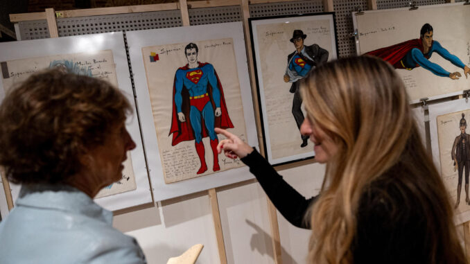 Detalle de algunos diseños de la vestimenta de 'Superman' en la exposición de Yvonne Blake 'Dressing Spain & Hollywood' instalada en la Casa de la Panadería, en Madrid, este viernes.EFE/Daniel González
