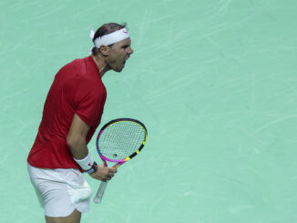 - El tenista español Rafa Nadal ante el neerlandés Botic Van de Zandschulp durante el primer partido de los cuartos de final entre los equipos de España y Países Bajos, este martes en el Palacio de los Deportes José María Martín Carpena de Málaga (Andalucía). EFE/ Daniel Pérez