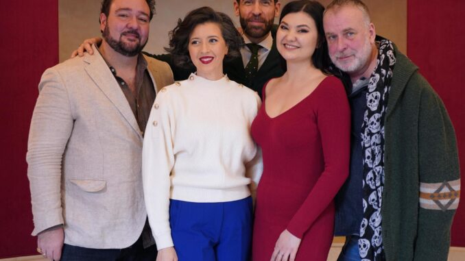 José Miguel Pérez-Sierra (director musical), Lisette Oropesa (Maria Stuarda), Ismael Jordi (Roberto), Aigul Akhmetshina (Elisabetta) y David McVicar (director de escena), de Maria Stuarda, de Gaetano Donizetti. Foto de  Javier del Real, cedida por el Teatro Real. EFE
