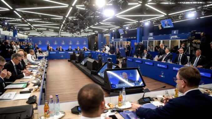 Budapest (Hungría), 08/11/2024.- Imagen de los participantes en la Cumbre informal del Consejo Europeo de la UE. EFE/EPA/ZOLTAN BALOGH HUNGARY OUT
