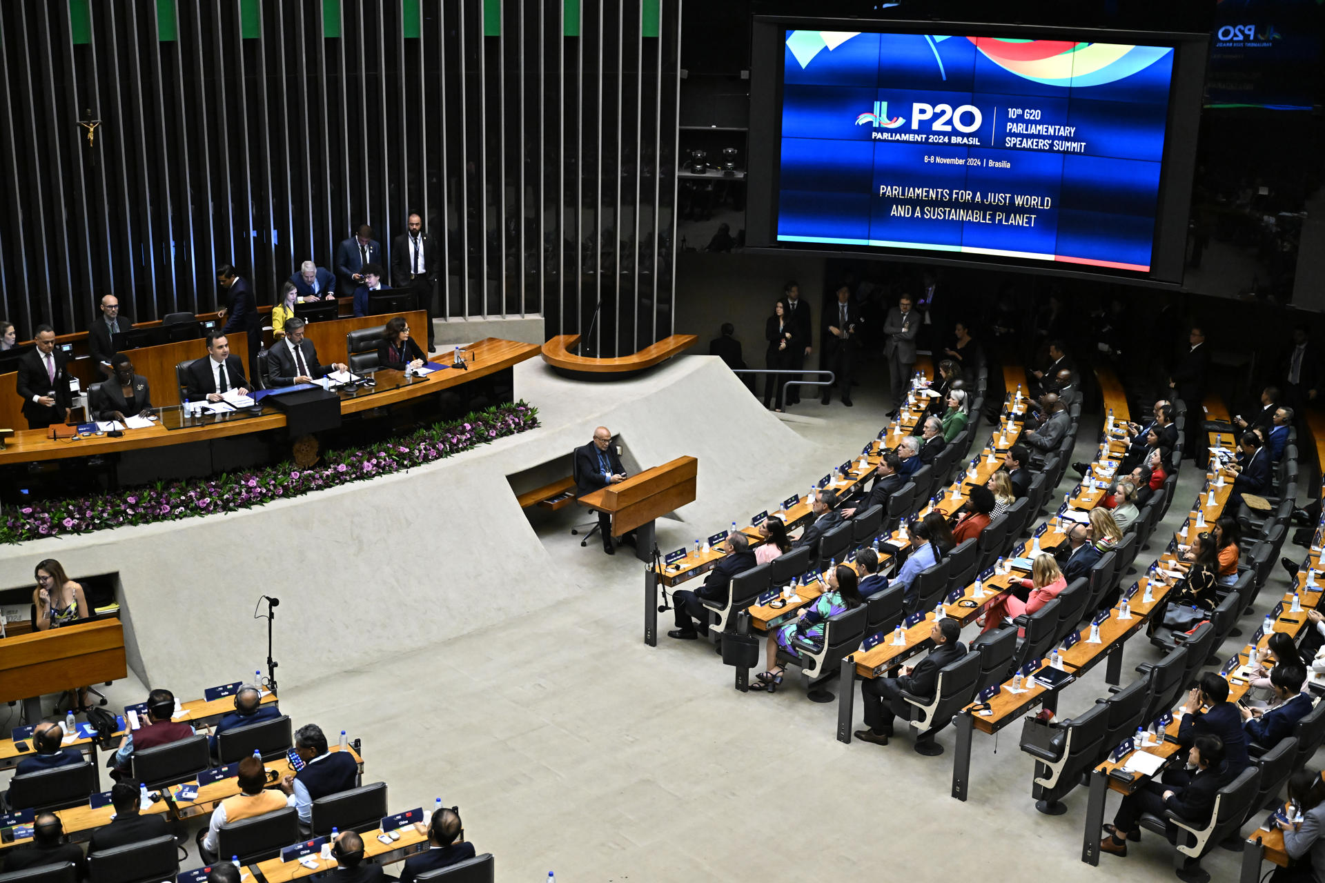 Fotografía de la ceremonia de apertura de la décima edición de la Cumbre Parlamentaria P20, este jueves en Brasilia (Brasil). EFE/ Andre Borges
