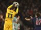 Jan Oblak atrapa un balón durante el partido. EFE/EPA/MOHAMMED BADRA