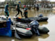 GEAS salen del embarcadero de El Palmar, en valencia, en busca de desaparecidos en la Albufera, este martes. Los servicios de emergencias desplegados en las zonas afectadas por la dana en la provincia de Valencia continúan este martes con la fase de búsqueda de posibles víctimas, para lo que se están utilizando también drones, especialmente en la zona del río Magro y de la Rambla del Poyo, que se complementa con unidades caninas de rastreo. Sobre el terreno están desplegados más de 1.700 bomberos de 42 organismos y 6.700 militares, un número que aumentará hasta los 7.800 en las próximas horas, según ha informado esta mañana Emergencias de la Generalitat. EFE/ Biel Alino