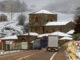 Vista del Puerto de Pajares (N-630), entre Asturias y León, que ha sido reabierto a primera hora de este miércoles al tráfico de camiones tras doce horas de cierre a causa de la nieve. EFE/ J. Casares