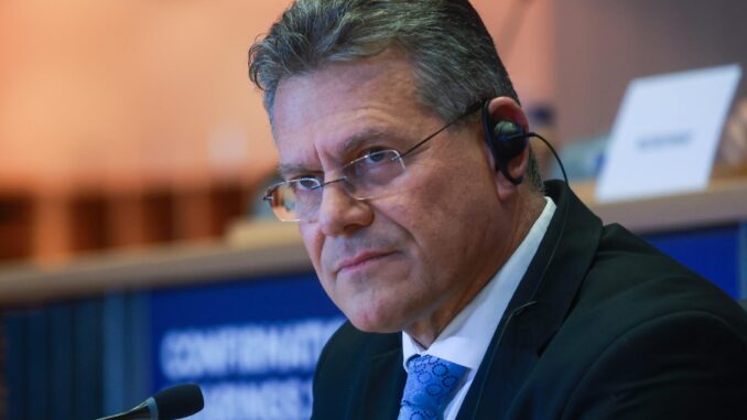 Maros Sefcovic, comisario europeo designado para Comercio y Seguridad Económica, Relaciones Interinstitucionales y Transparencia, asiste a su audiencia de confirmación ante los comités del Parlamento Europeo en Bruselas, Bélgica, el 04 de noviembre de 2024. (Bélgica, Bruselas) EFE/EPA/OLIVIER HOSLET
