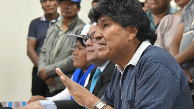 Fotografía de archivo del expresidente Evo Morales (2006-2019) en una rueda de prensa el 4 de octubre de 2024, en Cochabamba (Bolivia). EFE/Jorge Abrego
