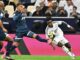 El jugador Vinicius Junior (d) durante el partido de la final de la Copa Intercontinental que han jugado Real Madrid y Pachuca en Lusail, Catar.EFE/EPA/NOUSHAD THEKKAYIL