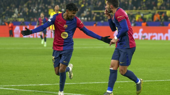 Ferran Torres celebra uno de sus goles durante el partido de la UEFA Champions League que han jugado Borussia Dortmund y FC Barcelona en Dortmund, Alemania. EFE/EPA/FRIEDEMANN VOGEL
