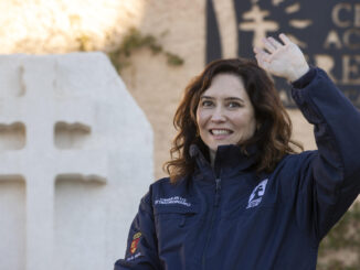 La presidenta de la Comunidad de Madrid, Isabel Díaz Ayuso, este domingo durante la visita a la basílica de la Santa y Vera Cruz de Caravaca de la Cruz con motivo de la celebración del Año Jubilar. EFE/Marcial Guillén