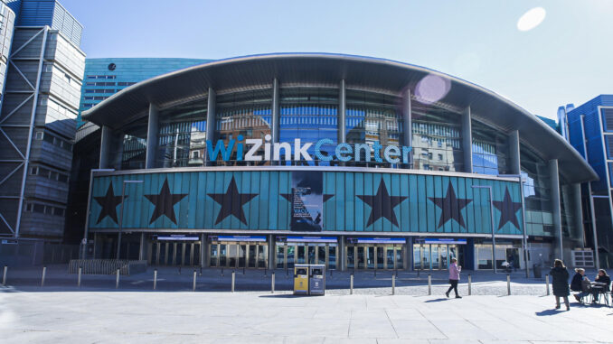 Exterior del Wizink Center espacio multiusos dedicado al deporte y al espectáculo, que pasará a llamarse Movistar Arena en 2025. EFE/Victor Casado/aa.
