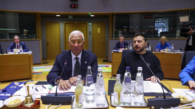 El presidente del Consejo Europeo, Antonio Costa, y el de Ucrania, Volodímir Zelensky , hoy en Bruselas. EFE/EPA/JOHANNA GERON / POOL
