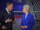 El ex presidente del Consejo Europeo y ex primer ministro de Polonia, Donald Tusk (izquierda), habla con la presidenta de la Comisión Europea, Ursula von der Leyen, después de participar en la foto oficial de la ceremonia conmemorativa por los 50 años del Consejo Europeo en la Cumbre de la UE en Bruselas, Bélgica, el 19 de diciembre de 2024. Los líderes de la UE se están reuniendo en Bruselas para discutir sobre Ucrania, la UE en el mundo, Oriente Medio, la resiliencia y la preparación, la migración y cuestiones de política exterior.  (Bélgica, Polonia, Ucrania, Bruselas) EFE/EPA/OLIVIER MATTHYS