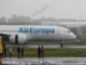 Un avión de Air Europa que cubría la ruta entre la ciudad argentina de Córdoba y Madrid con 284 personas a bordo debió aterrizar de emergencia este jueves en el aeropuerto Silvio Pettirossi, que sirve a Asunción, a raíz de un problema técnico en un motor, informó la Dirección Nacional de Aeronáutica Civil (Dinac) de Paraguay. EFE/ Juan Pablo Pino