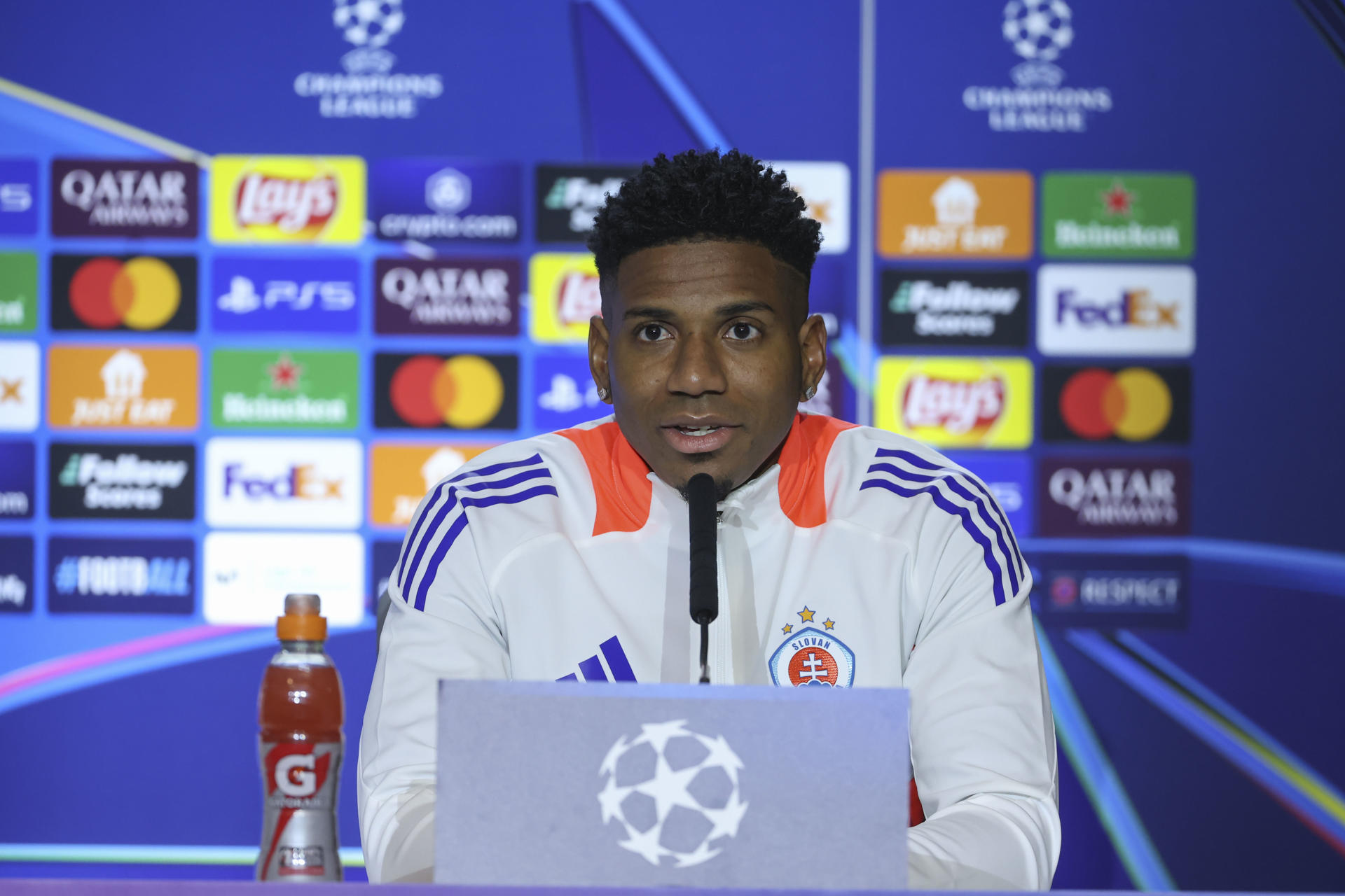 César Blackman, durante la rueda de prensa. EFE/ Kiko Huesca
