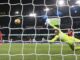 El portero del Nottingham Forest Matz Sels en acción durante el partido de la Premier League que han jugado Manchester City y Nottingham Forest, en Manchester,Reino Unido. EFE/EPA/ADAM VAUGHAN E