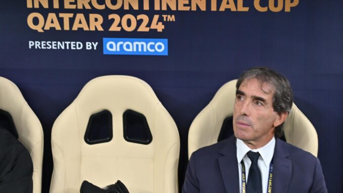 El uruguayo Guillermo Almada, entrenador del Pachuca mexicano. EFE/EPA/NOUSHAD THEKKAYIL
