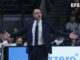 El entrenador del Real Madrid de baloncesto, Chus Mateo, durante el partido de Euroliga que su equipo ha disputado ante el Mónaco. EFE/ Juanjo Martin